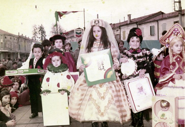 Bambini mascherati
