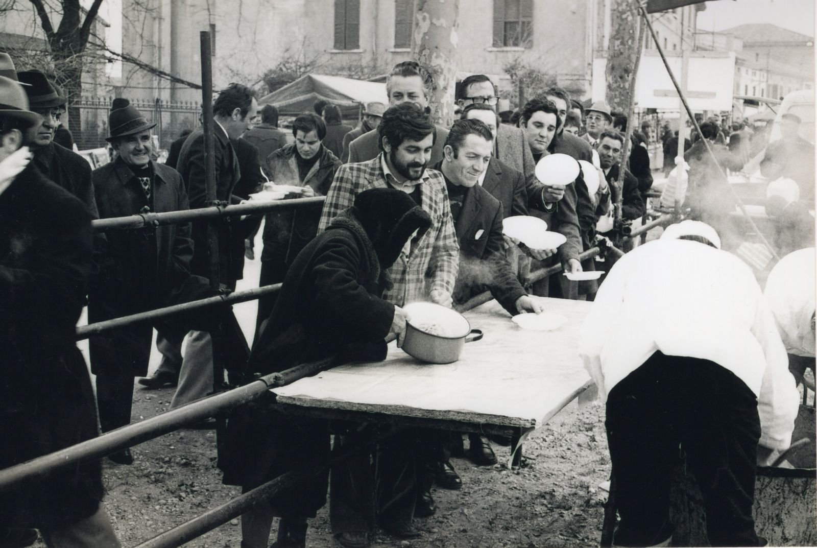 LA DISTRIBUZIONE 1975